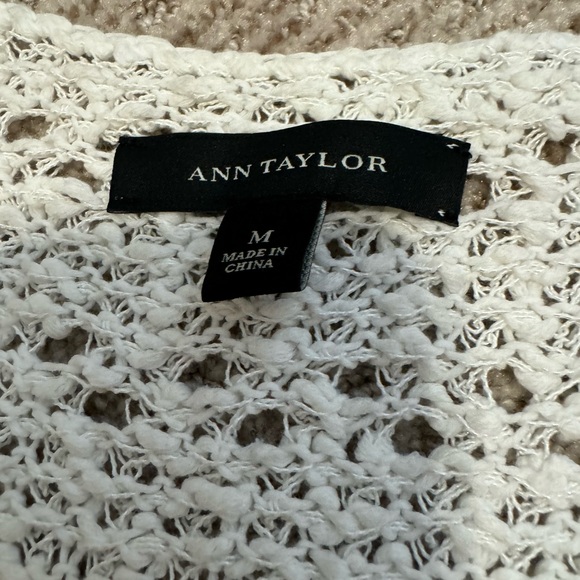 Ann Taylor White V Neck Sweater - size Medium - Picture 2 of 4